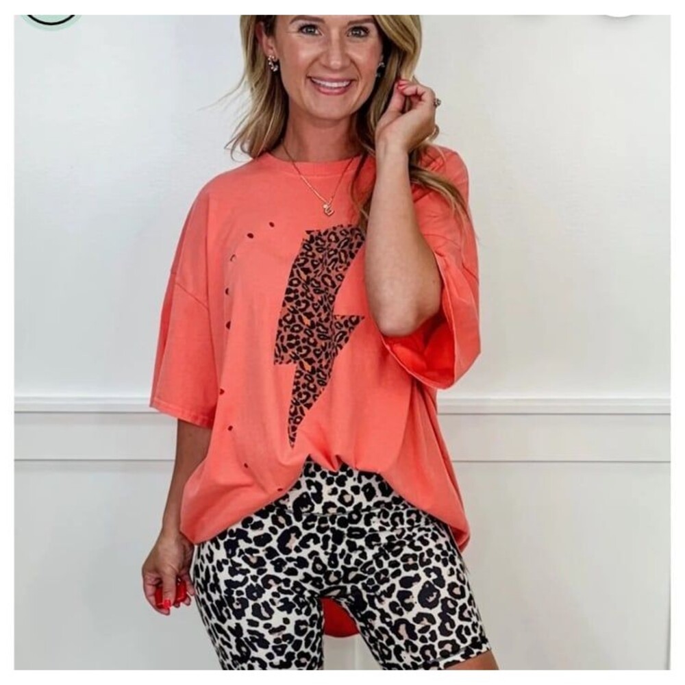 Easel top lightning bolt EASEL TSHIRT short sleeve shirt CORAL animal print MED